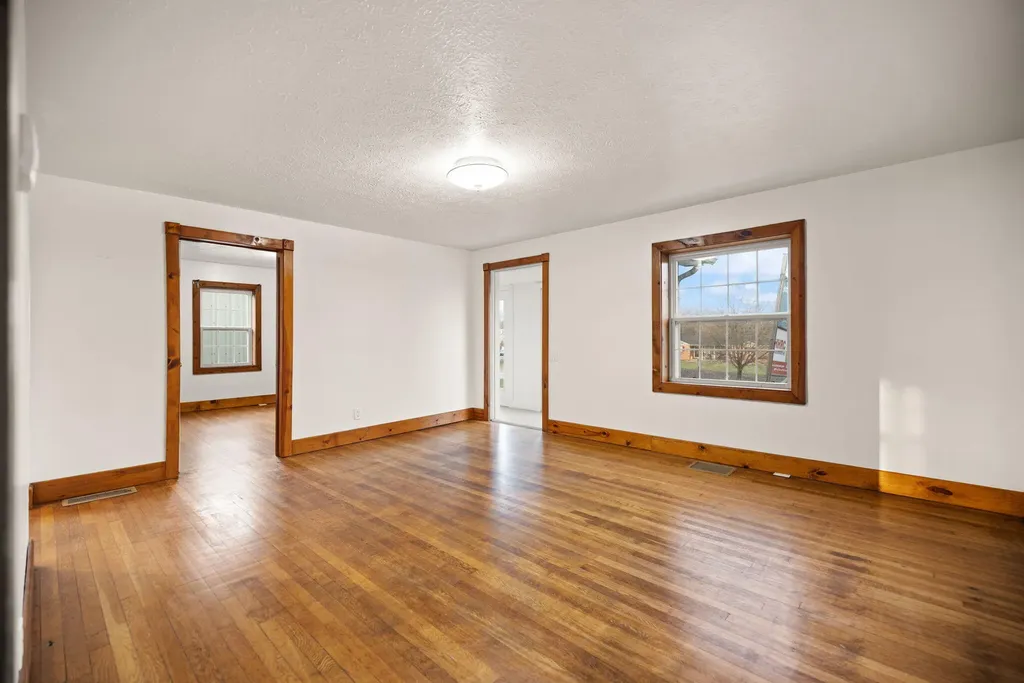2435 N Laurel Road London KY 40741