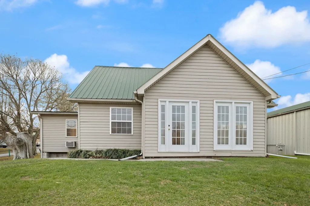 2435 N Laurel Road London KY 40741
