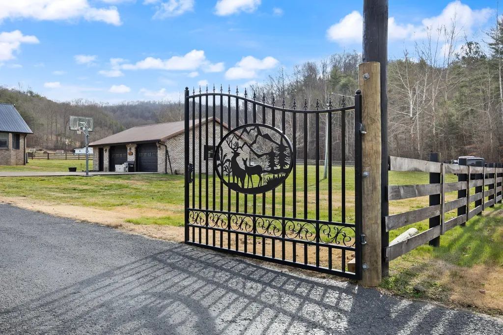23 California Hollow Coldiron KY 40819