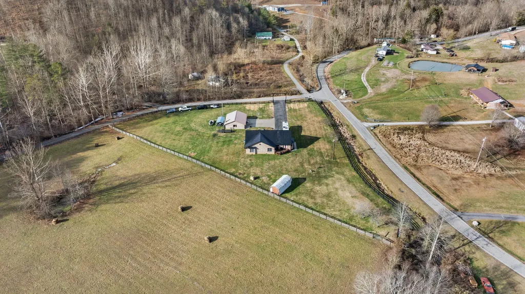 23 California Hollow Coldiron KY 40819
