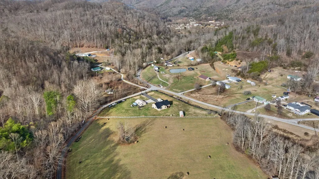 23 California Hollow Coldiron KY 40819