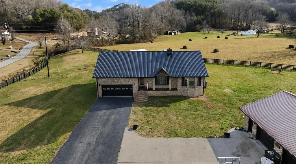23 California Hollow Coldiron KY 40819