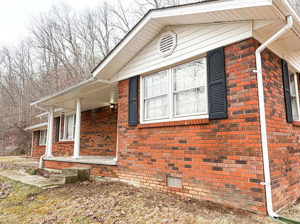 289 Hershel Gabbard Road Mckee KY 40447