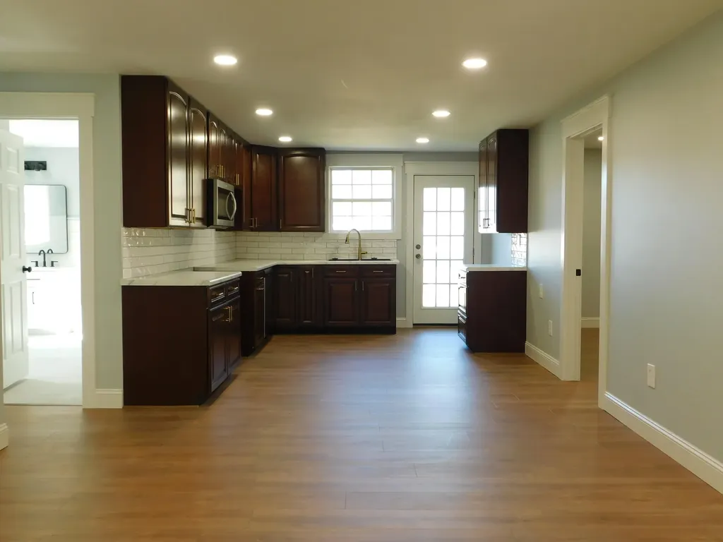 2885 Ky-215 Evarts KY 40828
