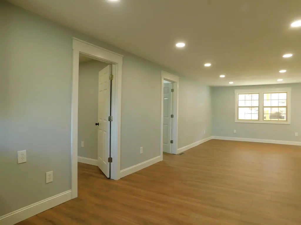 2885 Ky-215 Evarts KY 40828