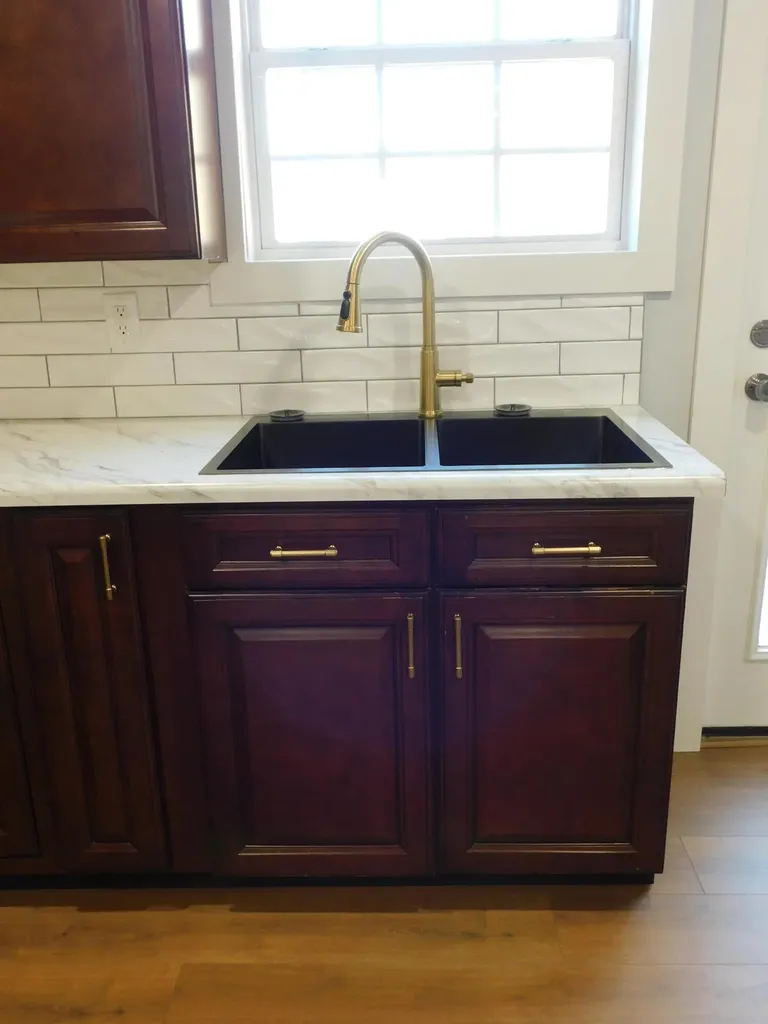2885 Ky-215 Evarts KY 40828