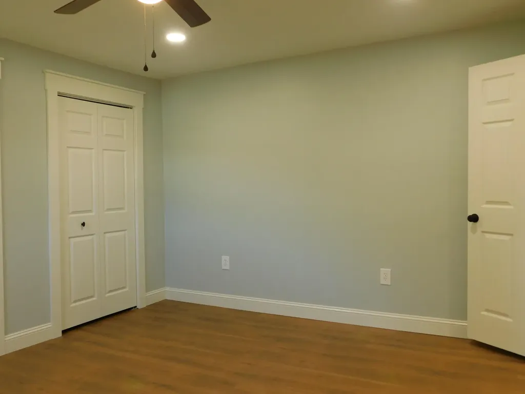 2885 Ky-215 Evarts KY 40828