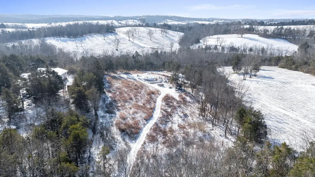 1123 Gilberts Creek Road Lawrenceburg KY 40342