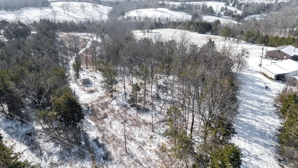 1123 Gilberts Creek Road Lawrenceburg KY 40342