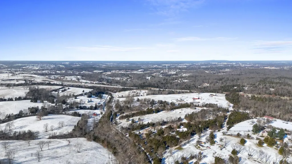 1123 Gilberts Creek Road Lawrenceburg KY 40342