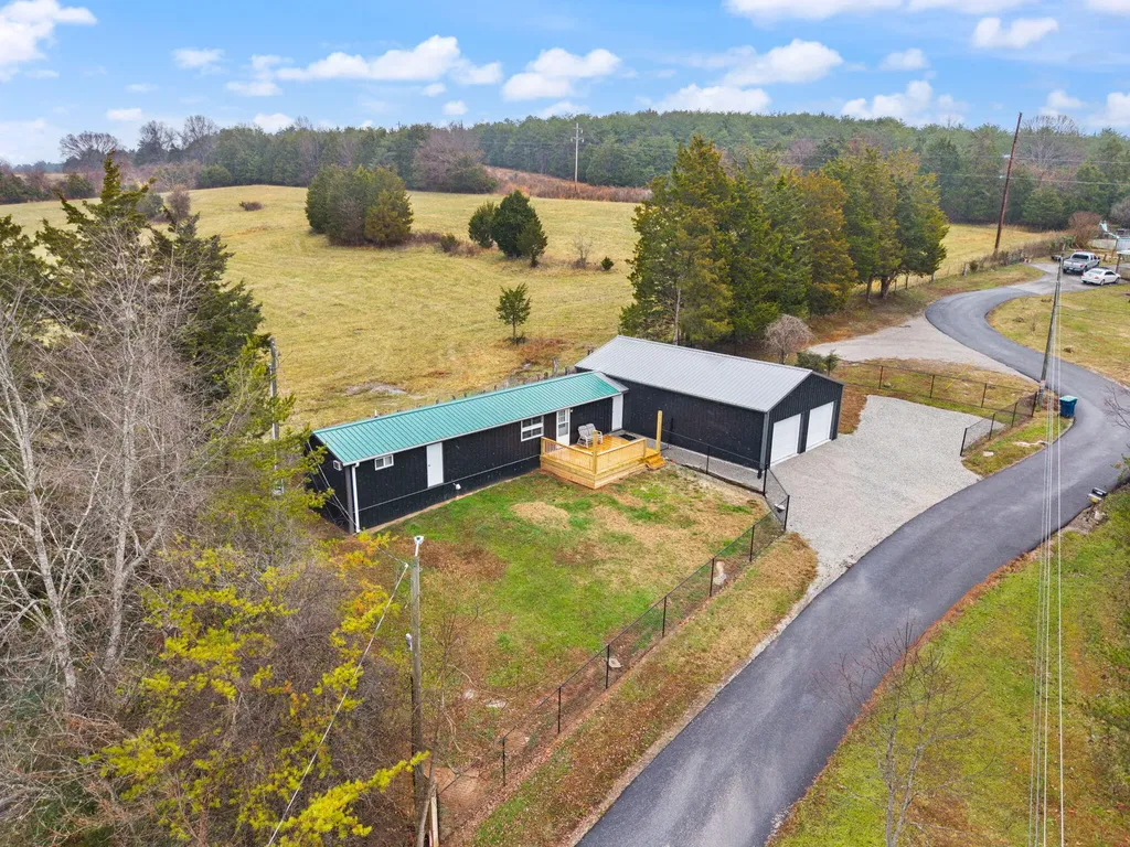 249 N Riverwood Road Bronston KY 42518