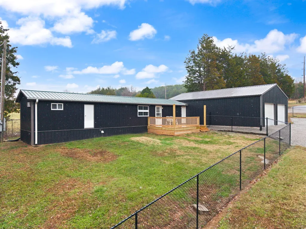 249 N Riverwood Road Bronston KY 42518