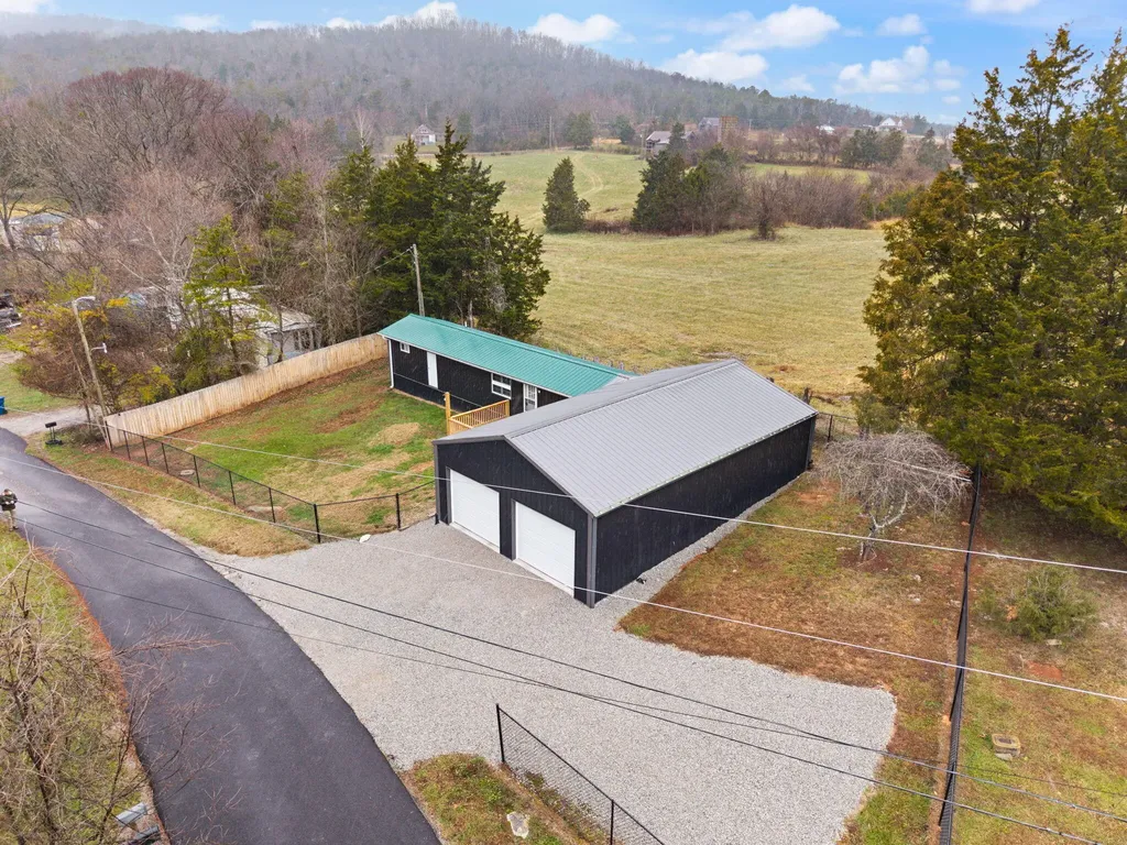 249 N Riverwood Road Bronston KY 42518