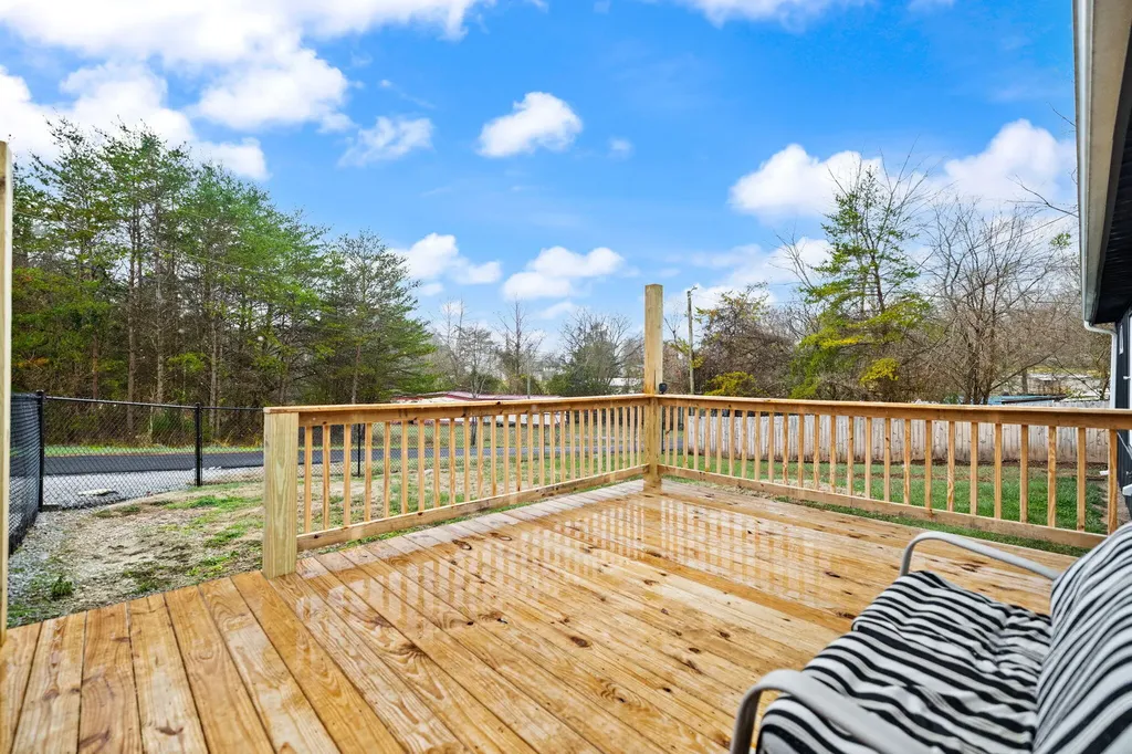 249 N Riverwood Road Bronston KY 42518