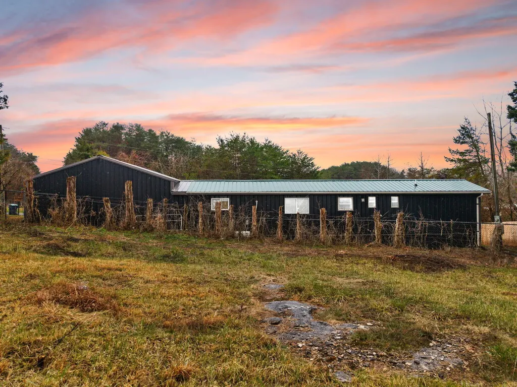 249 N Riverwood Road Bronston KY 42518