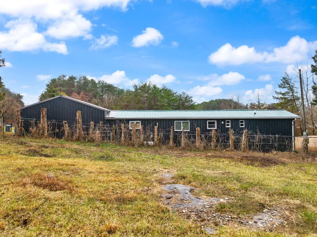 249 N Riverwood Road Bronston KY 42518