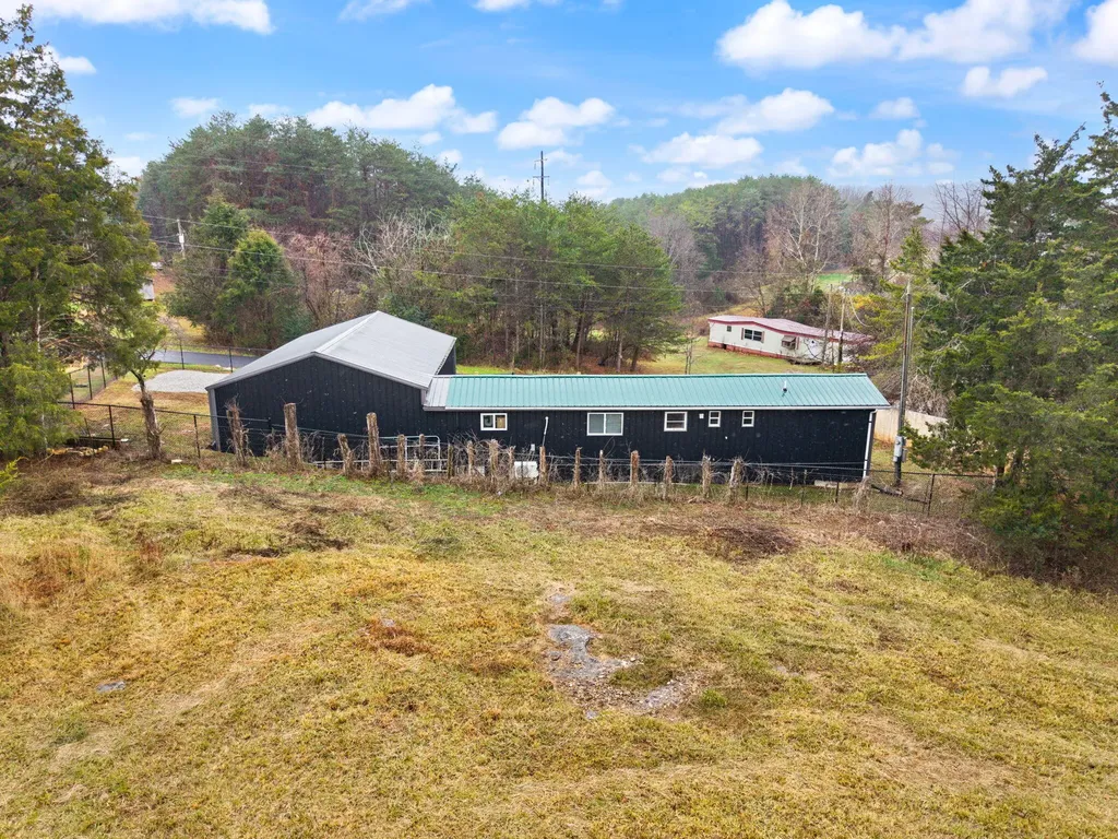 249 N Riverwood Road Bronston KY 42518