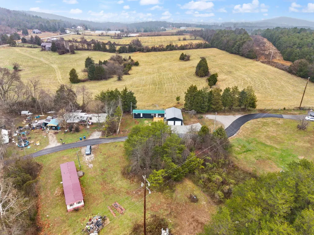 249 N Riverwood Road Bronston KY 42518