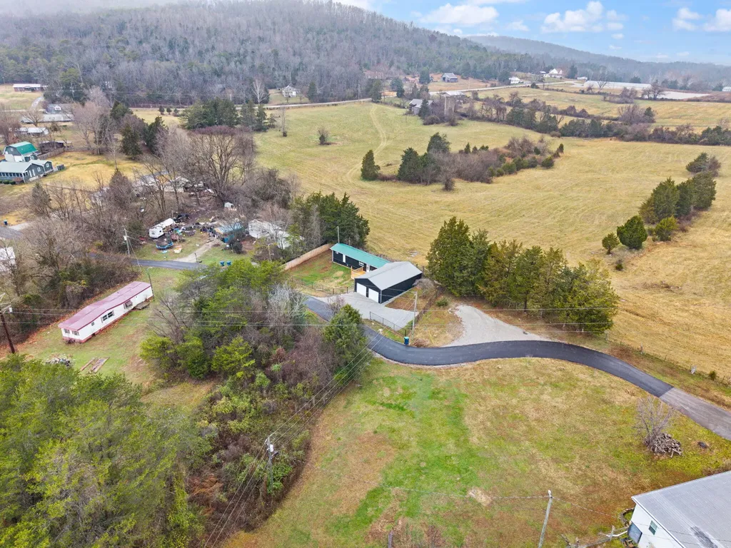 249 N Riverwood Road Bronston KY 42518