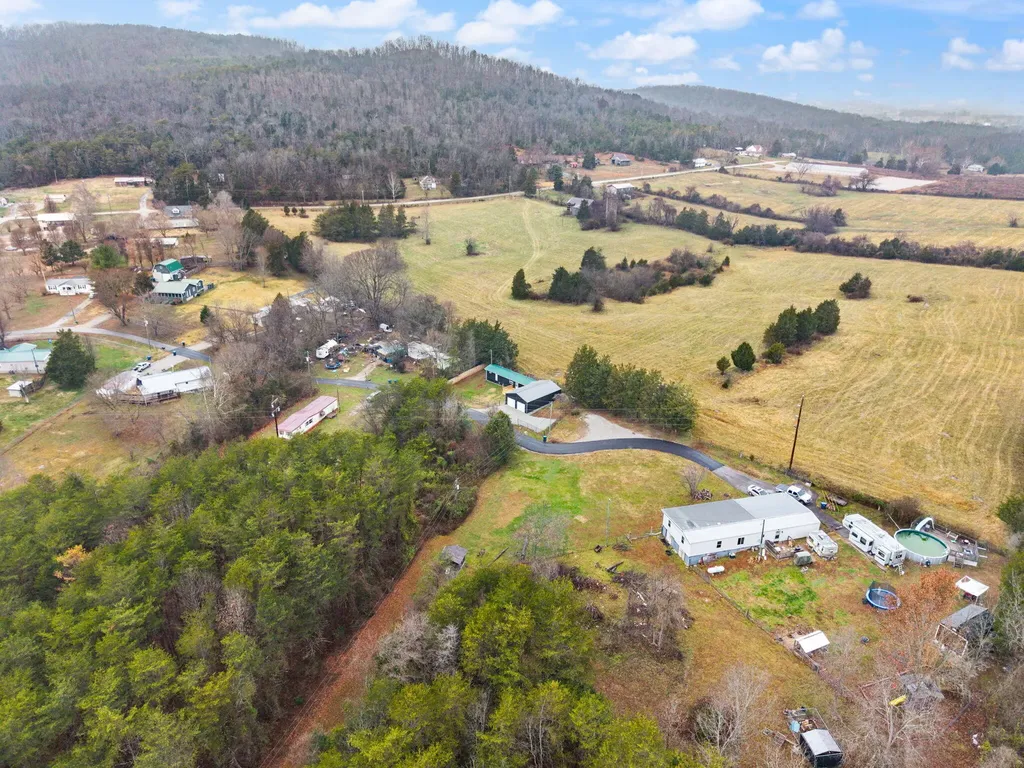 249 N Riverwood Road Bronston KY 42518