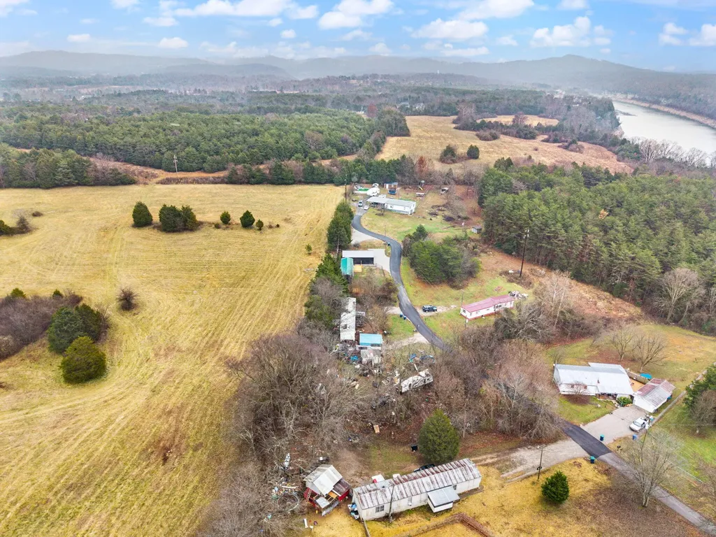 249 N Riverwood Road Bronston KY 42518
