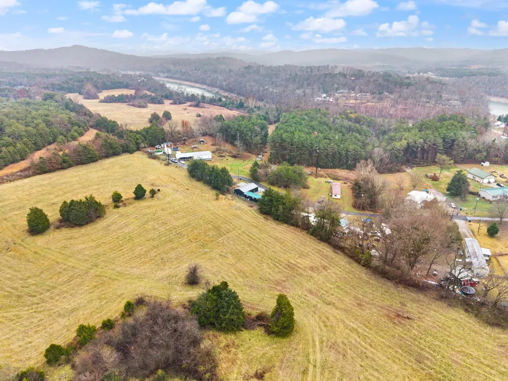 249 N Riverwood Road Bronston KY 42518
