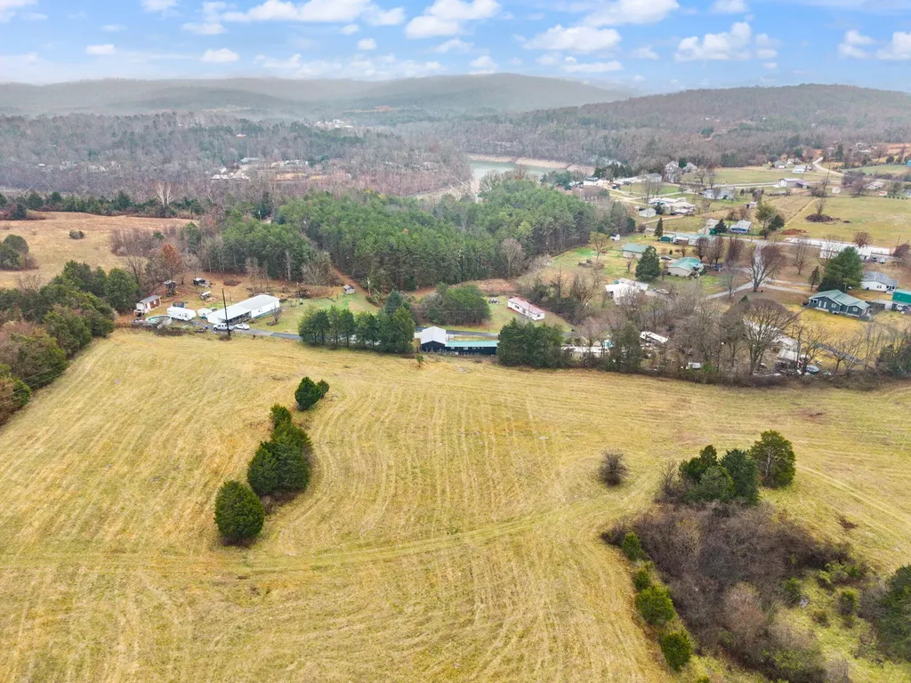 249 N Riverwood Road Bronston KY 42518