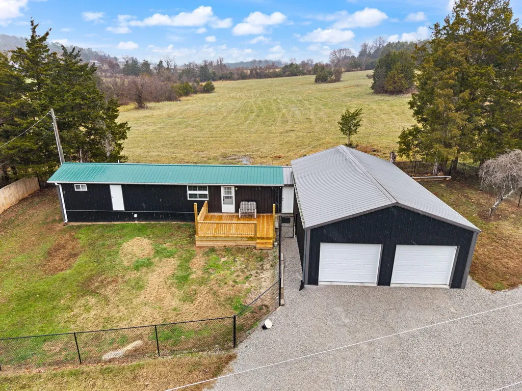 249 N Riverwood Road Bronston KY 42518