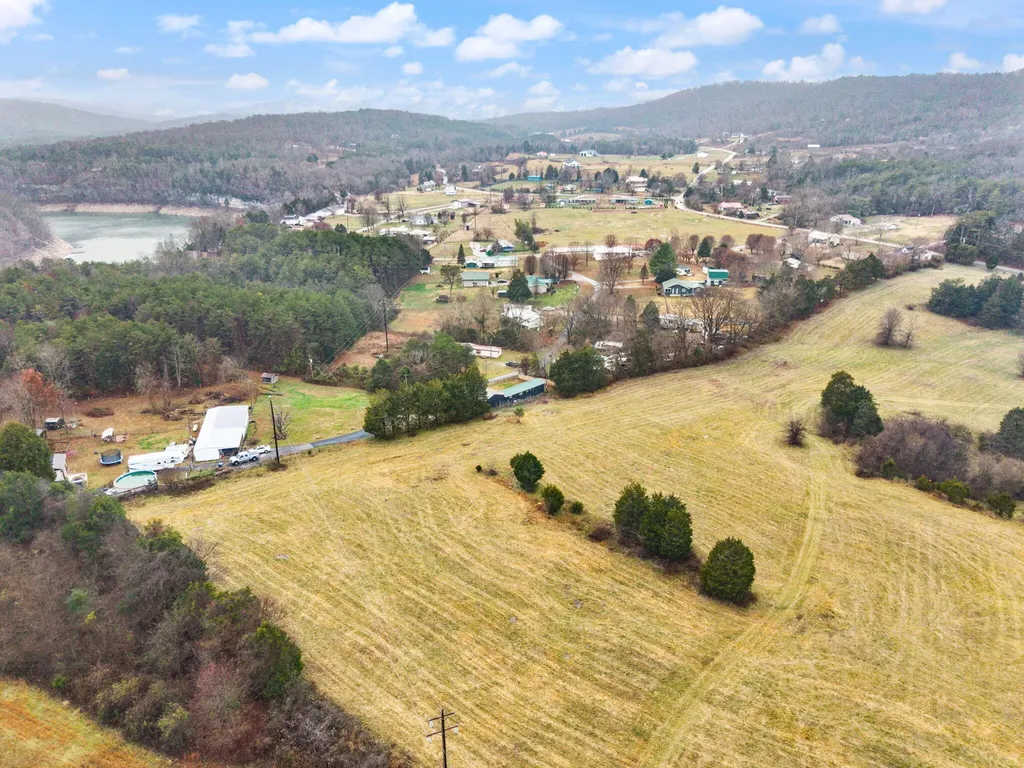249 N Riverwood Road Bronston KY 42518