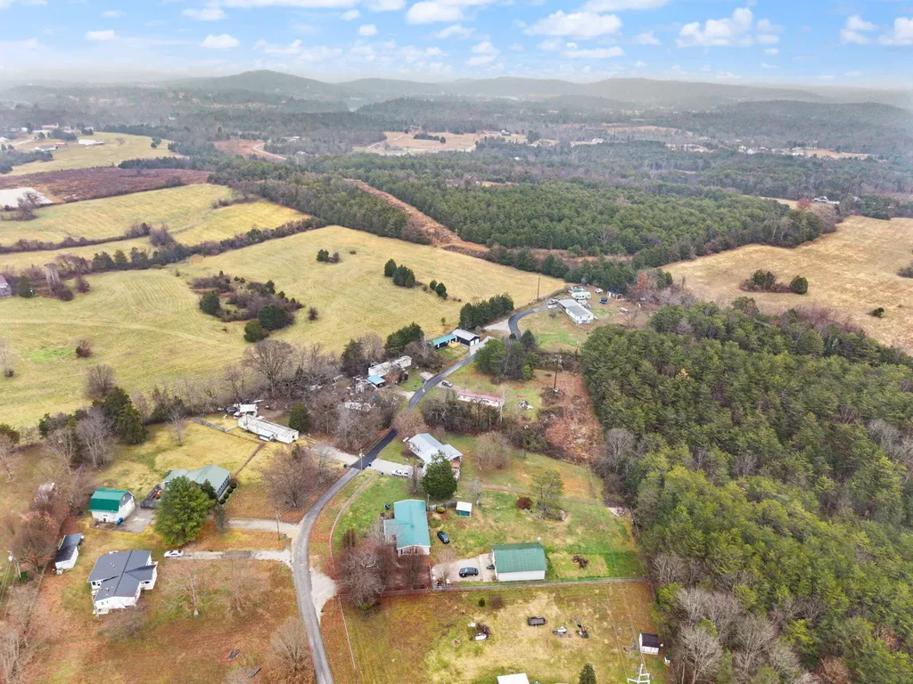 249 N Riverwood Road Bronston KY 42518