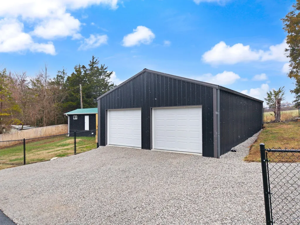 249 N Riverwood Road Bronston KY 42518
