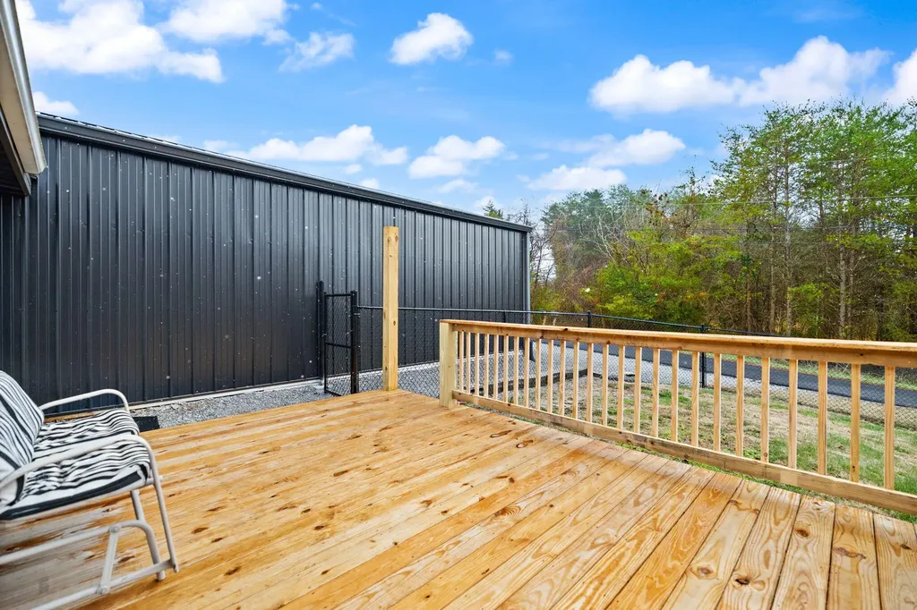 249 N Riverwood Road Bronston KY 42518