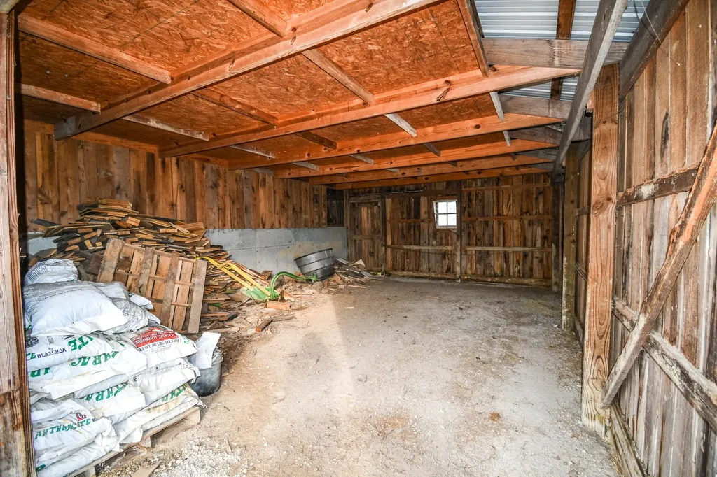 1233 Logan Run Road Flemingsburg KY 41041