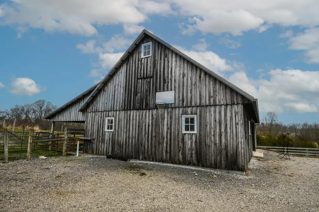 1233 Logan Run Road Flemingsburg KY 41041