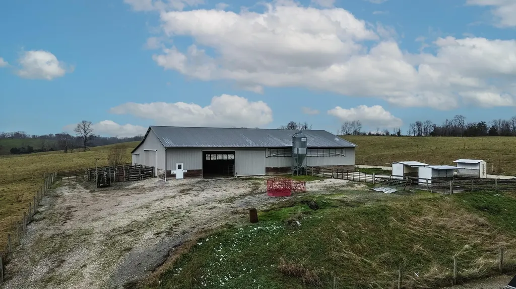 1233 Logan Run Road Flemingsburg KY 41041