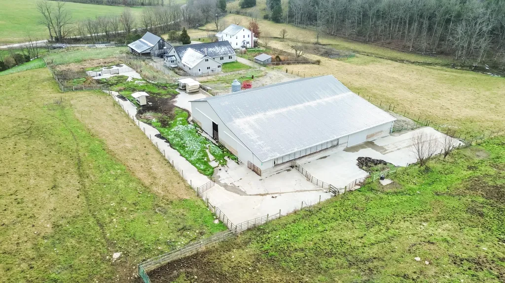 1233 Logan Run Road Flemingsburg KY 41041
