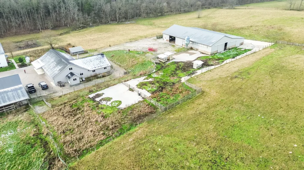 1233 Logan Run Road Flemingsburg KY 41041
