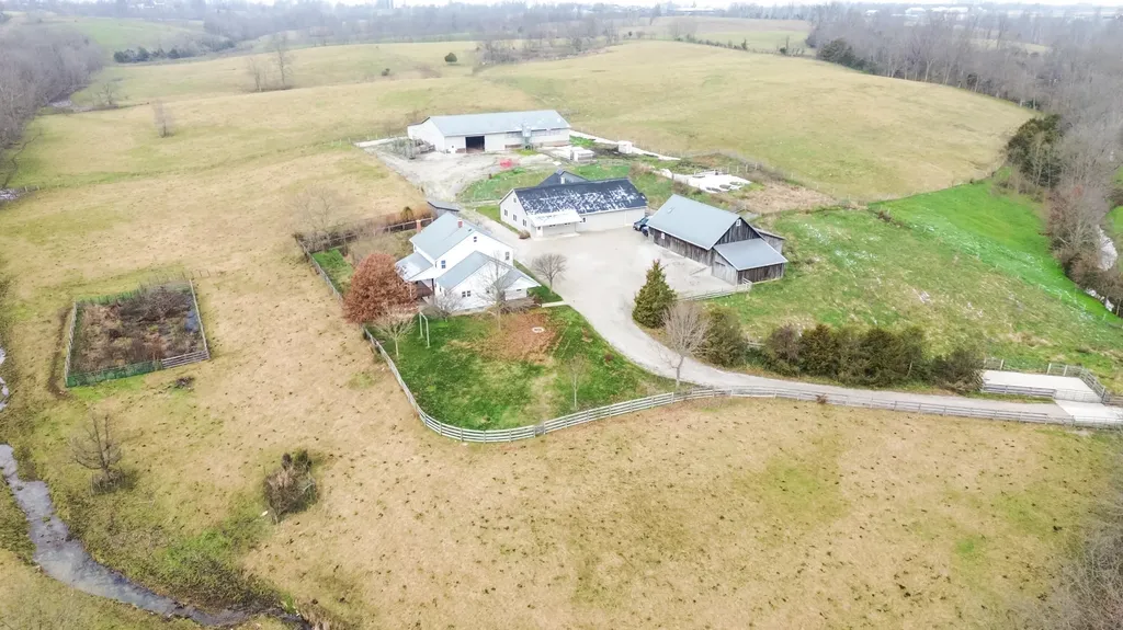 1233 Logan Run Road Flemingsburg KY 41041