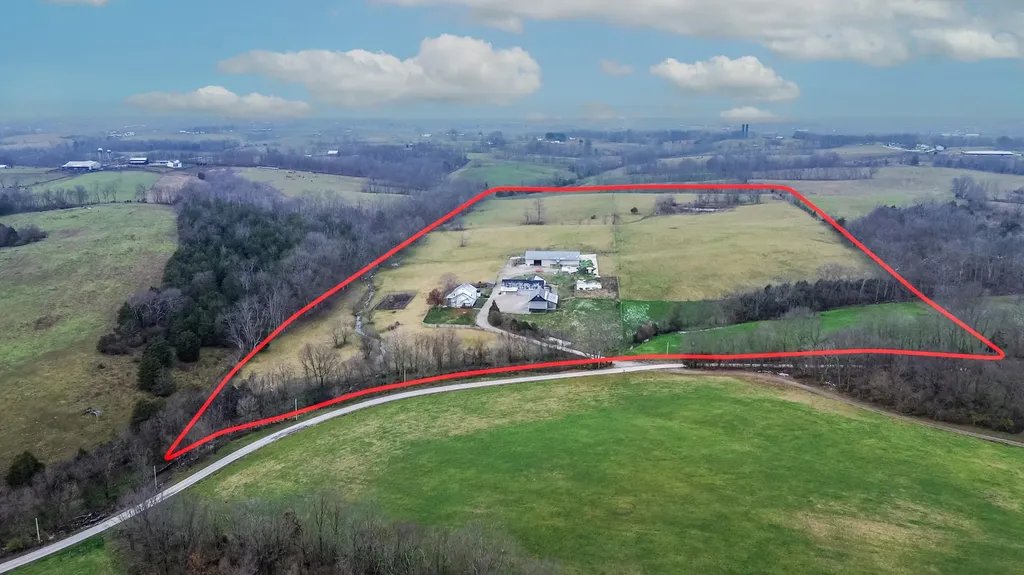 1233 Logan Run Road Flemingsburg KY 41041