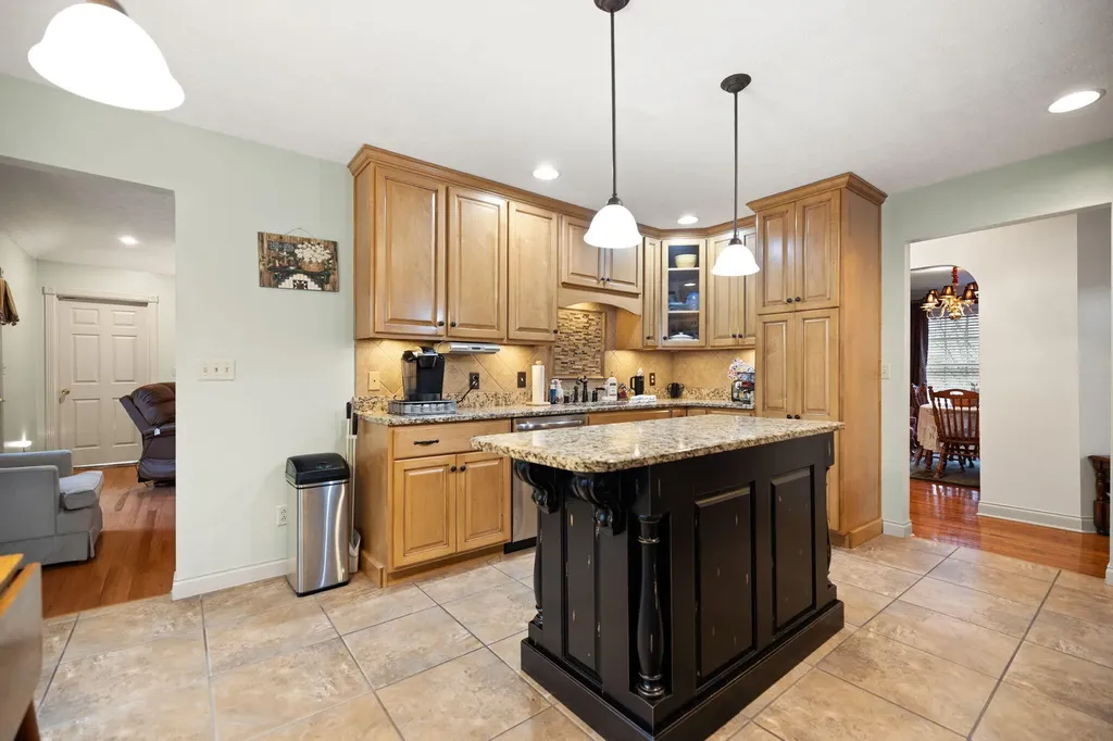 871 Woods Edge Drive Somerset KY 42503