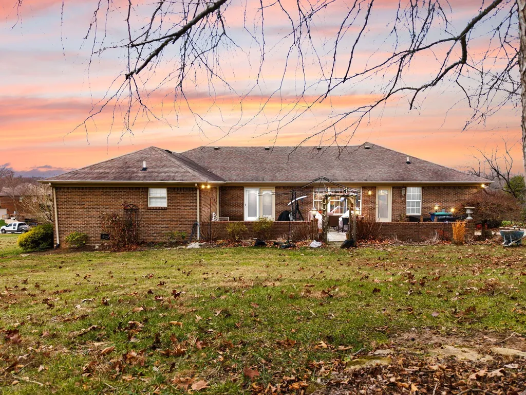 871 Woods Edge Drive Somerset KY 42503