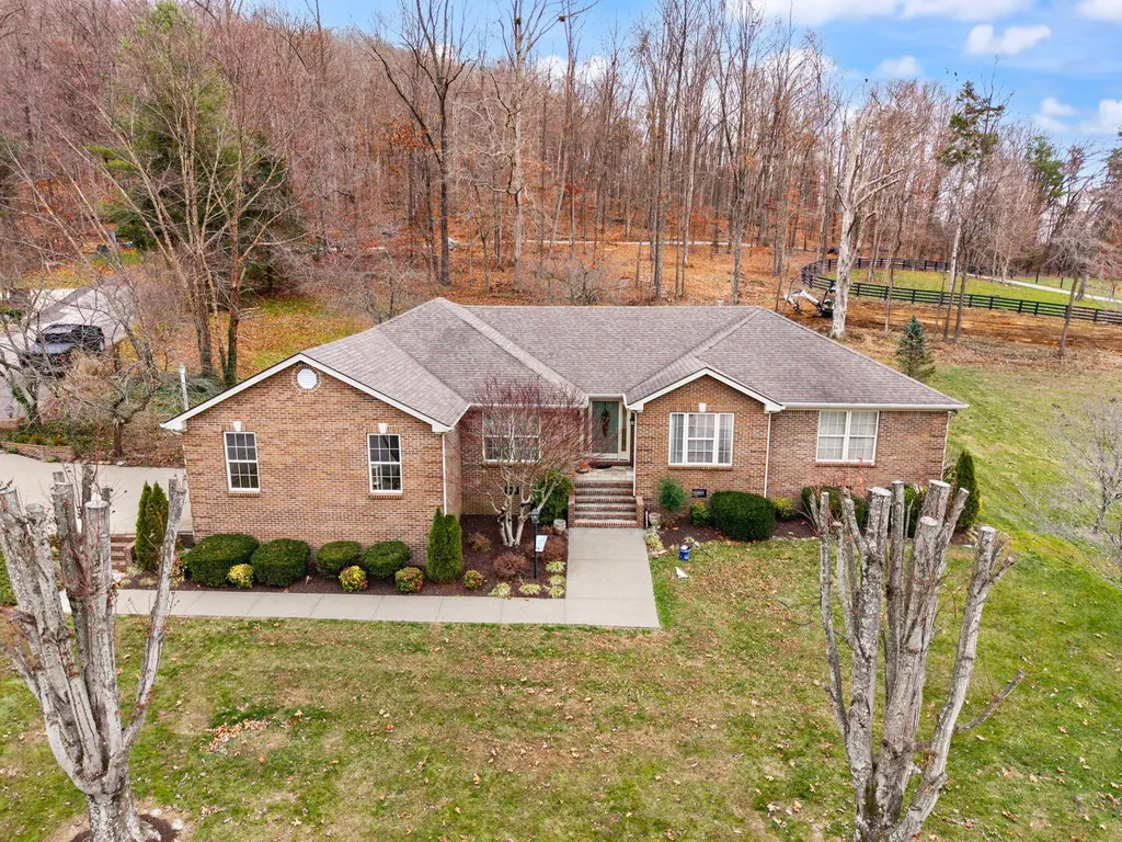 871 Woods Edge Drive Somerset KY 42503