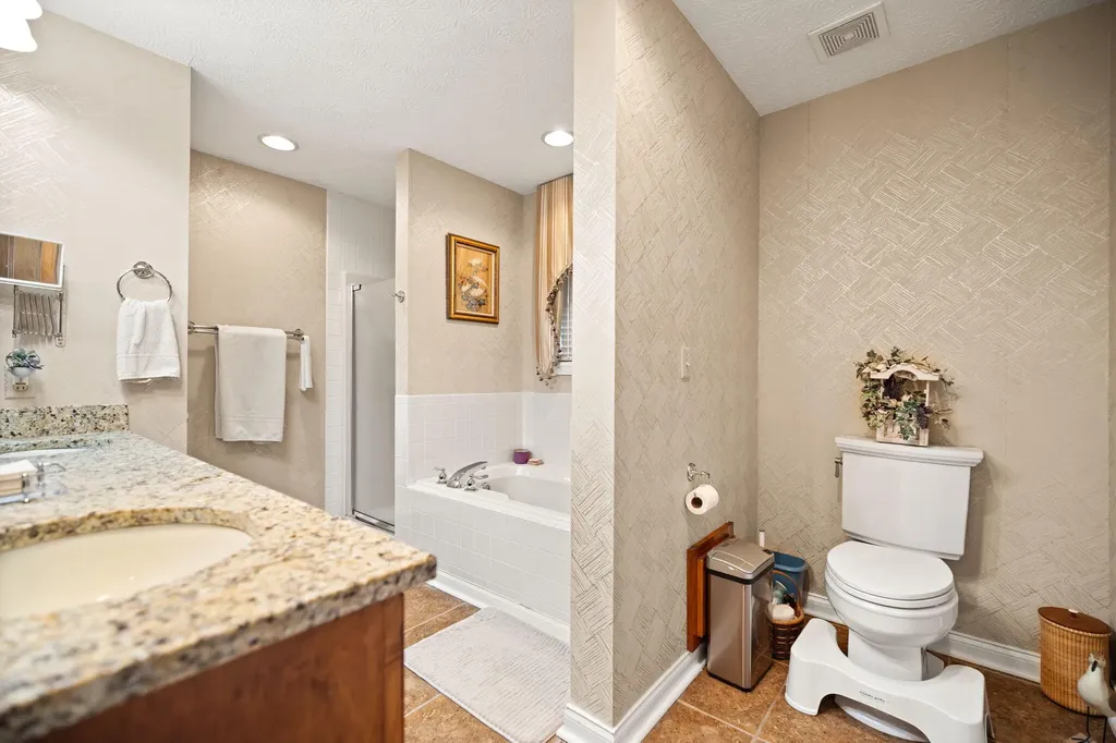 871 Woods Edge Drive Somerset KY 42503