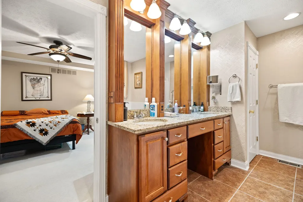 871 Woods Edge Drive Somerset KY 42503