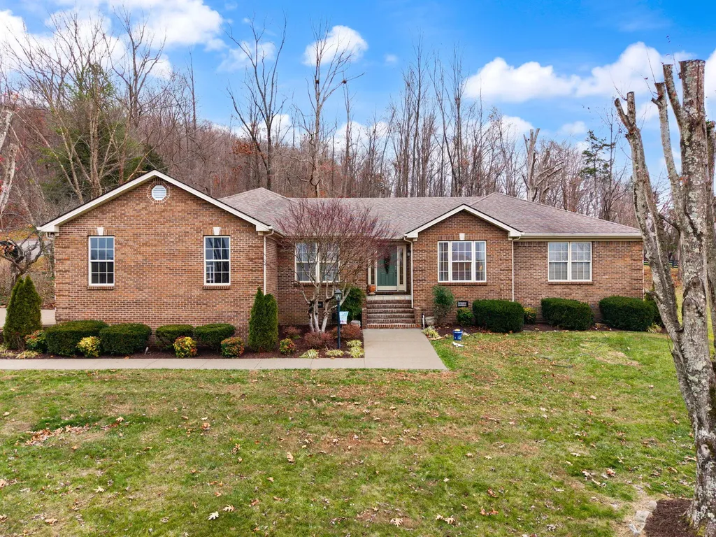 871 Woods Edge Drive Somerset KY 42503