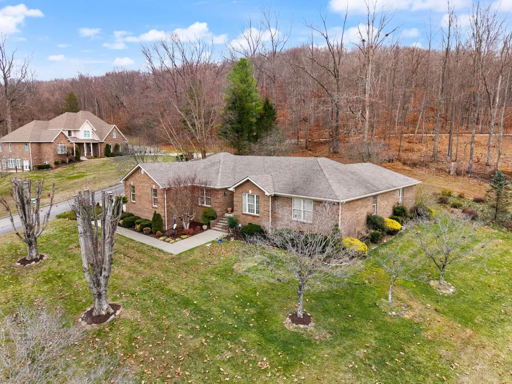 871 Woods Edge Drive Somerset KY 42503
