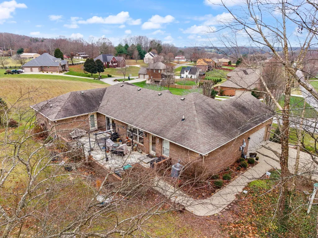 871 Woods Edge Drive Somerset KY 42503