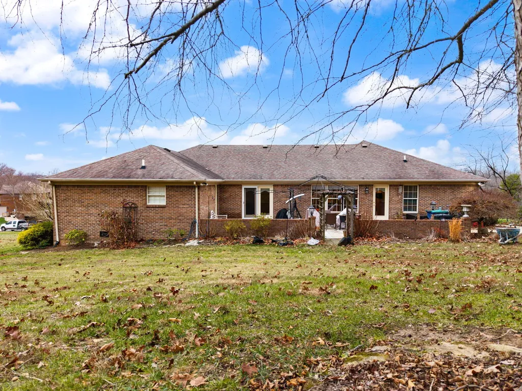 871 Woods Edge Drive Somerset KY 42503