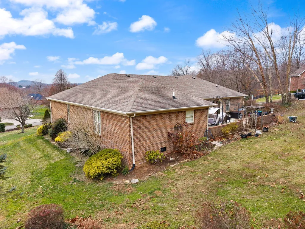 871 Woods Edge Drive Somerset KY 42503