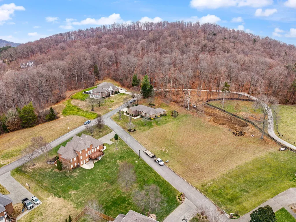 871 Woods Edge Drive Somerset KY 42503